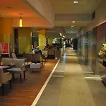 Hollywood 4*