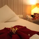 Hollywood Hotel 4*