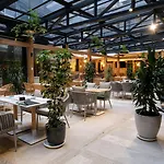 Hollywood Hotel 4*