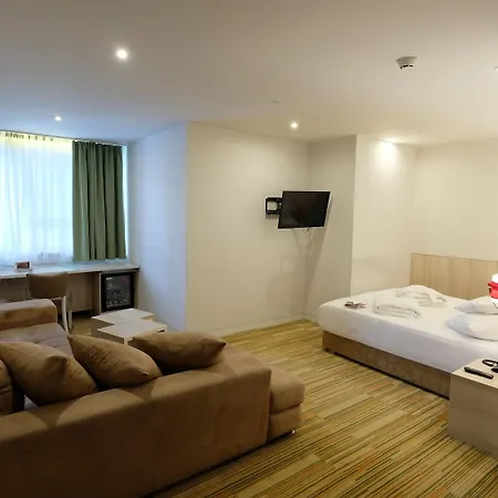 Hollywood Hotel 4*