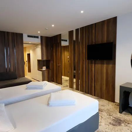 Hollywood Szálloda 4*