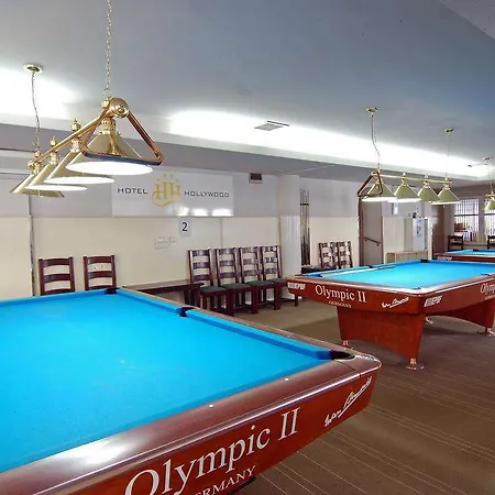 Hollywood 4*